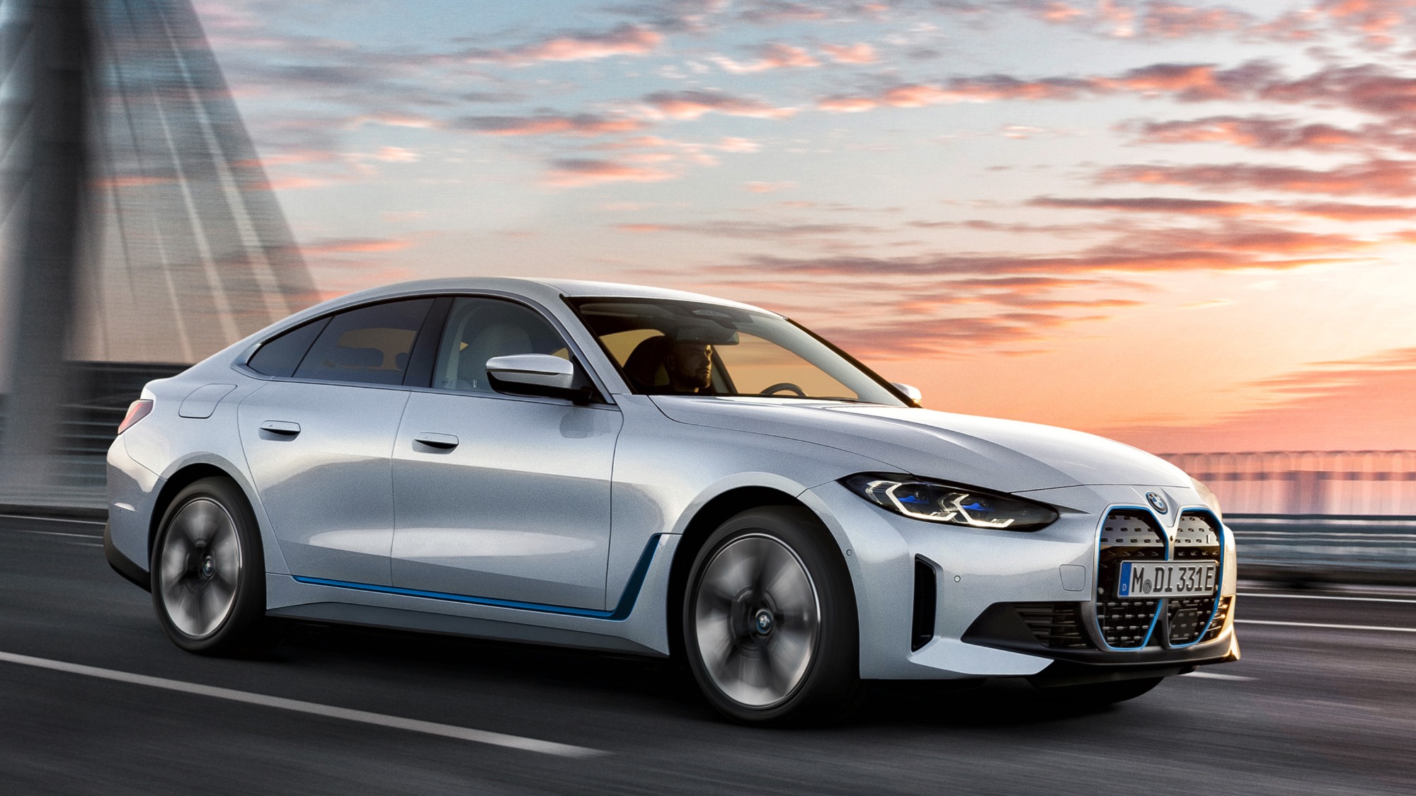 BMW lança i4, sedã elétrico de até 544 cv que chegará ao Brasil