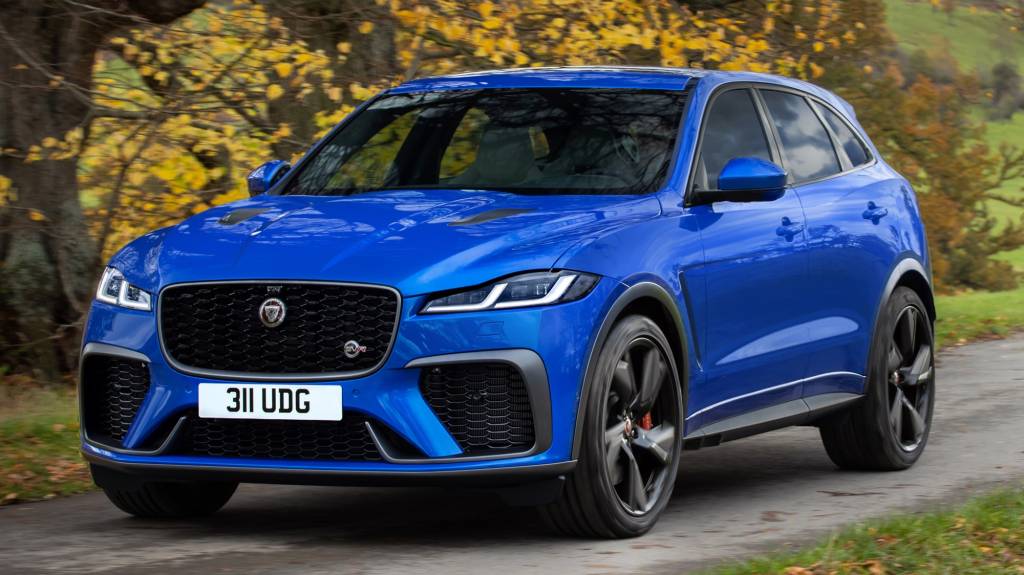 Jaguar F-PACE SVR azul visto 3/4 de frente