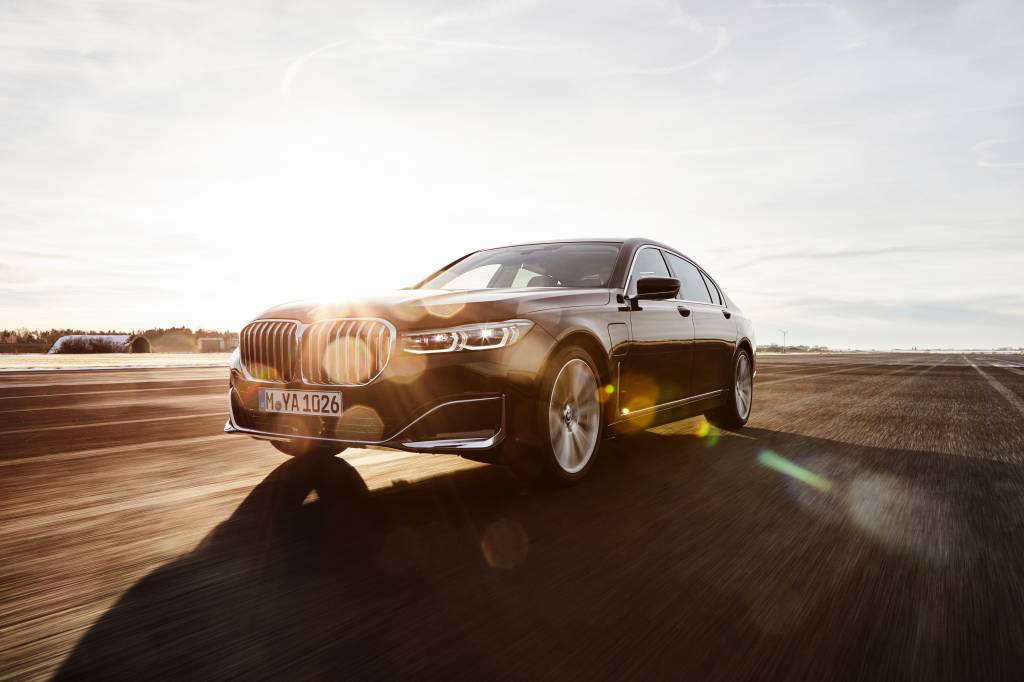 P90335199_highRes_the-new-bmw-745le-se BMW 745Le