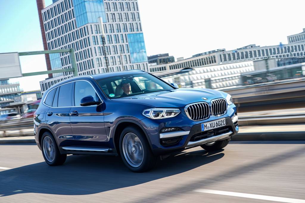 P90395766_highRes_the-bmw-x3-xdrive30e BMW X3 xDrive30e