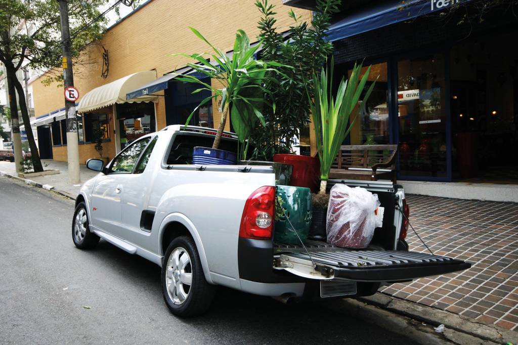 Picape Montana Flex 1.8, modelo da Chevrolet em teste de capacidade de carga da1