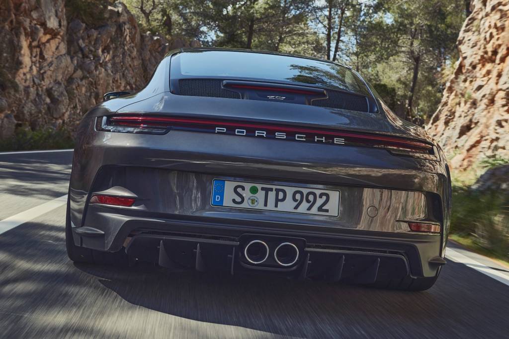 Porsche 911 GT3 Touring 2022 prata vista de trás