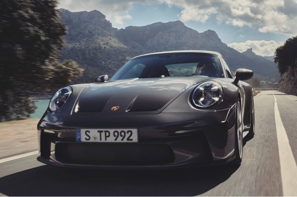 Porsche 911 GT3 Touring 2022 prata vista de frente