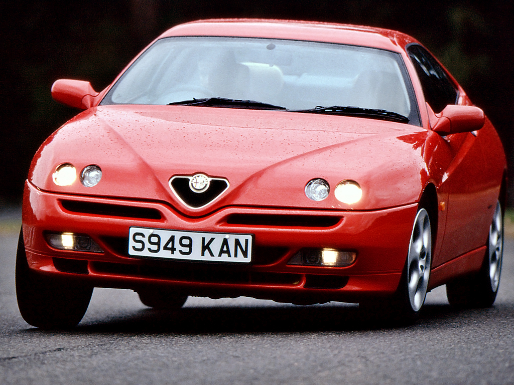 Alfa romeu GTV foi vendido até o ano de 2005. Depois doi descontinuado, dando lugar ao Brera