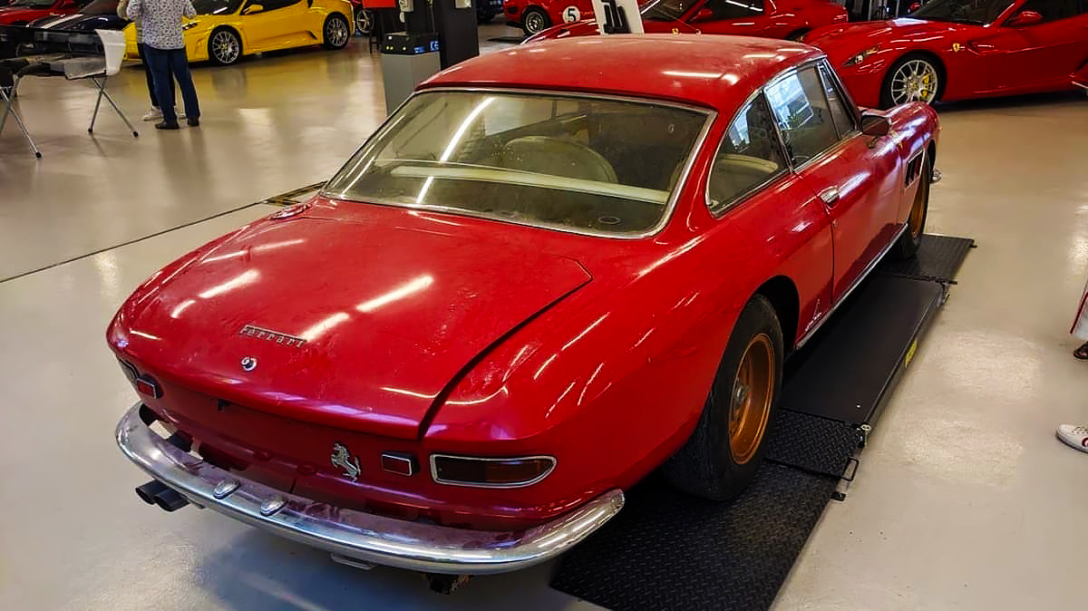 1967 Ferrari 330 GT V12 encontrada na Austrália
