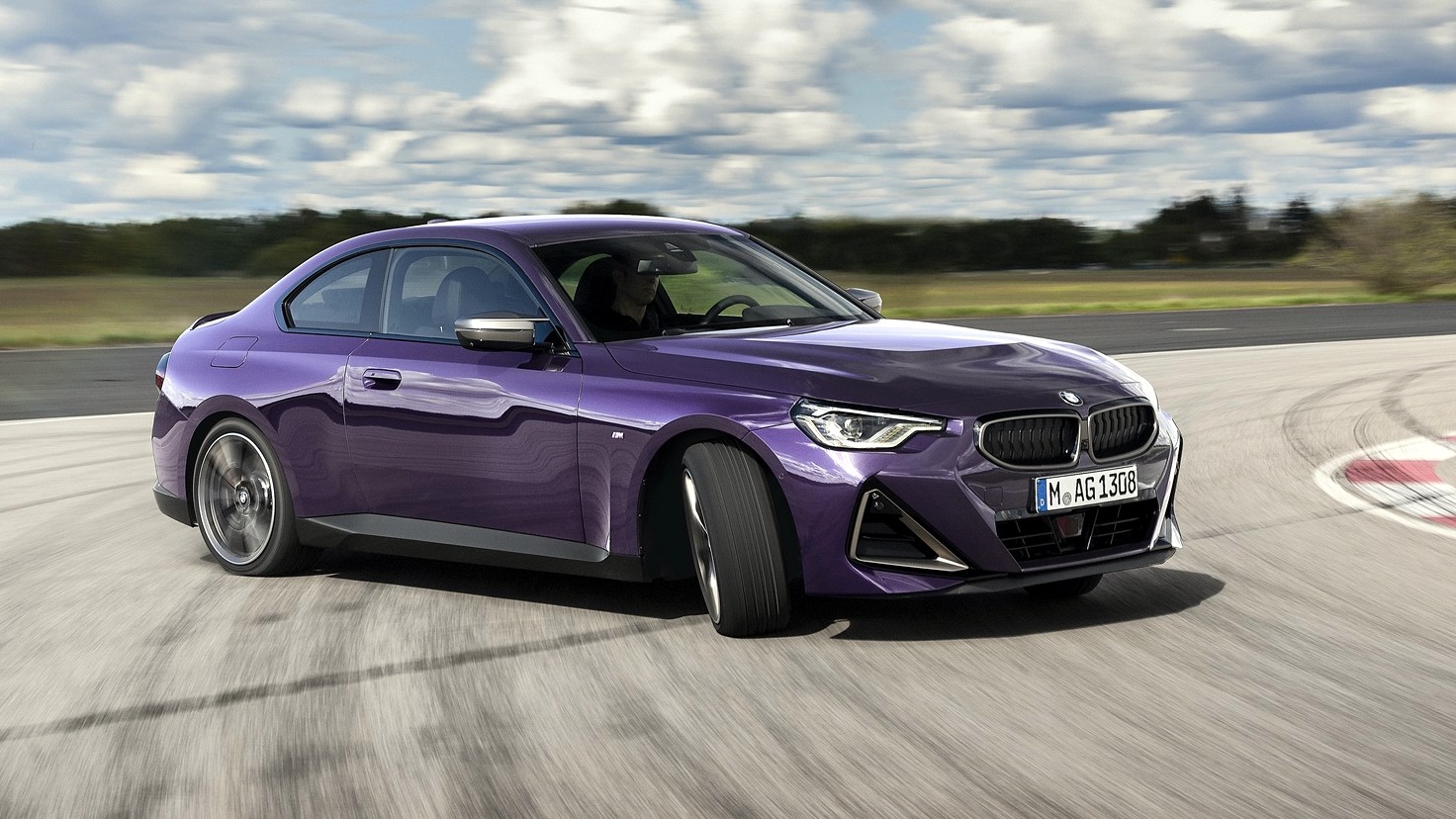 2022-BMW-2-Series-Coupe-M240i