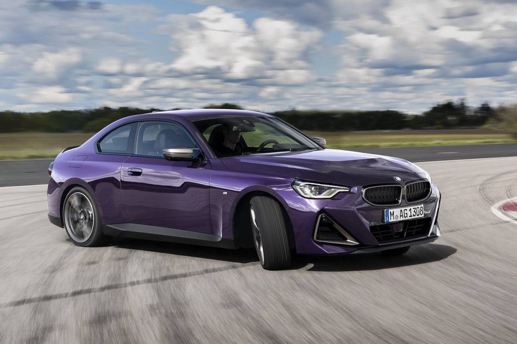 2022-BMW-2-Series-Coupe-M240i