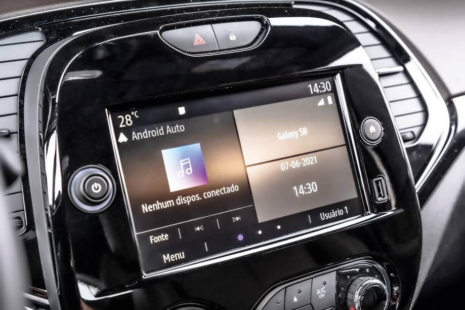 Multimídia tem 8”, Apple CarPlay e Android Auto, mas o sistema de som Bose é opcional