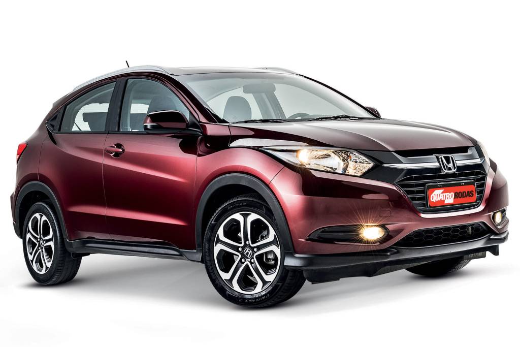 Honda HR-V vinho visto 3/4 de frente