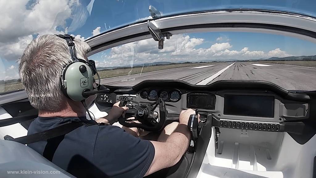 Klein-Vision-AirCar-cockpit Carro Voador AirCar