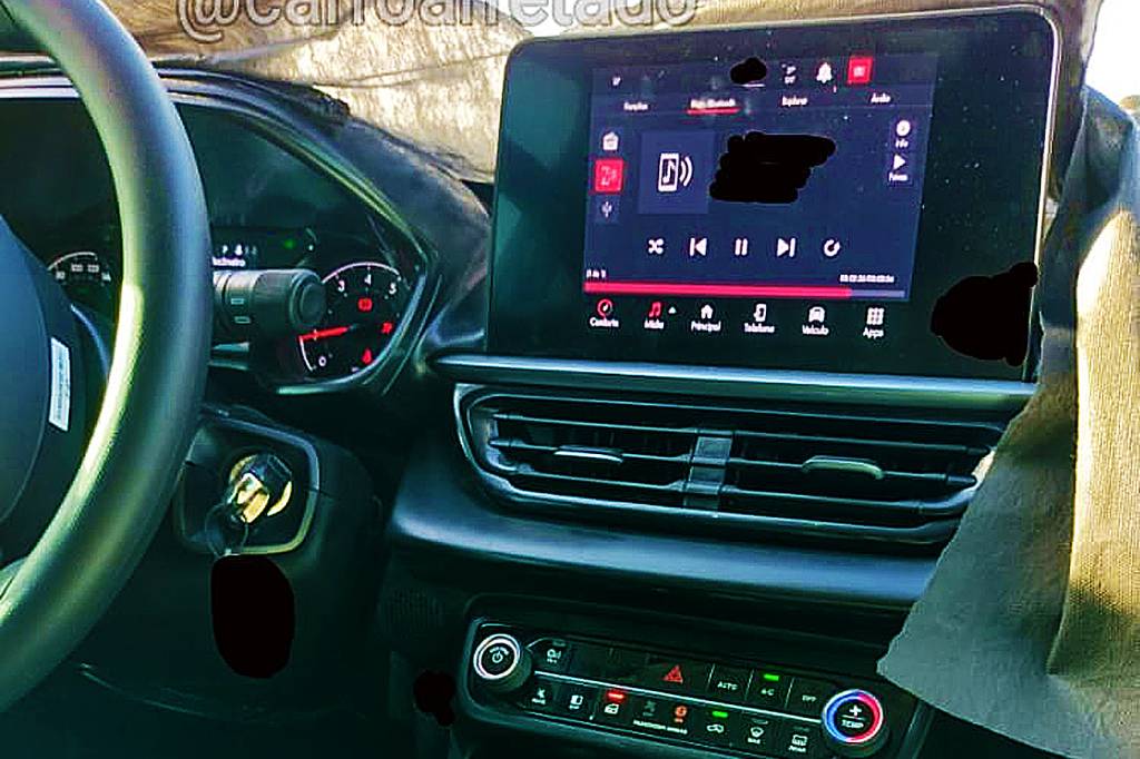 Painel do novo Fiat Pulse MT, que terá câmbio manual e motor 1.3