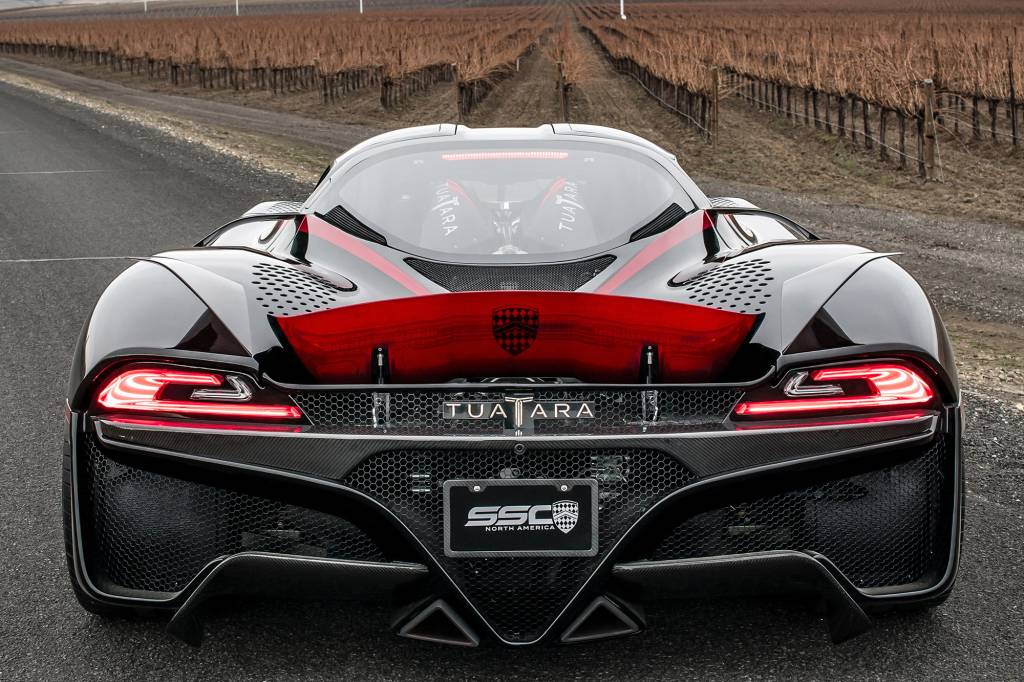 SSC Tuatara preto visto de trás