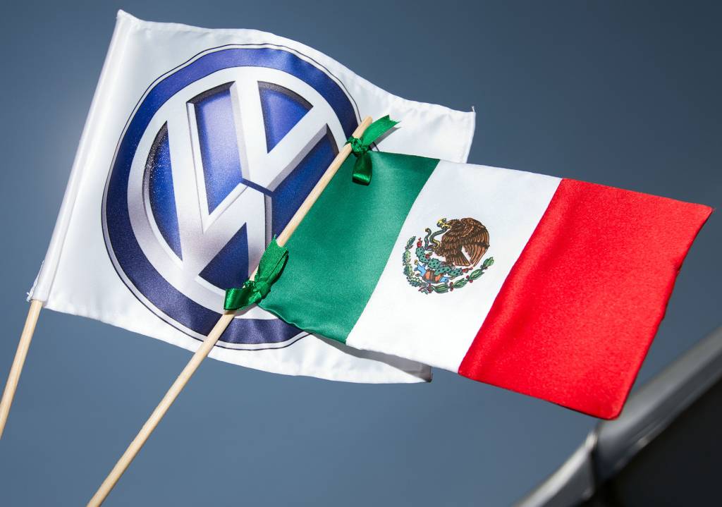 Bandeira da Volkswagen e do México
