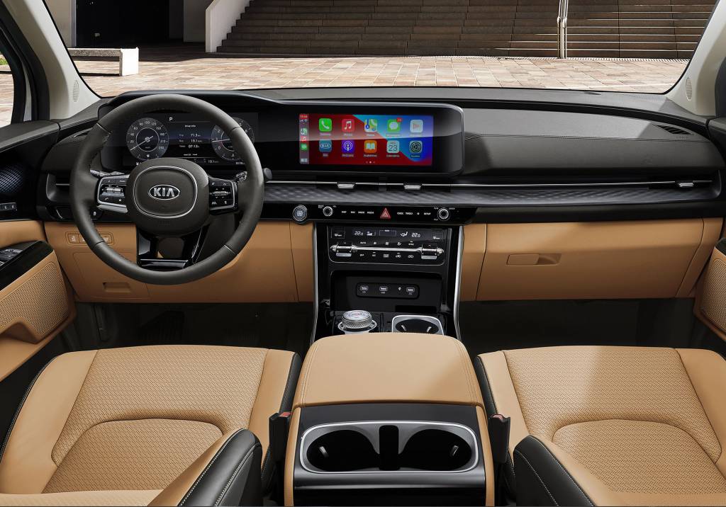 KIA CARNIVAL 3 Primeira fileira e painel da Kia Carnival