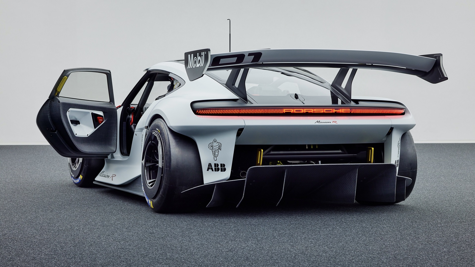 Porsche mission r 2022