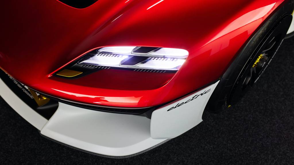 Faróis têm estilo baseado na iluminação do Porsche Taycan