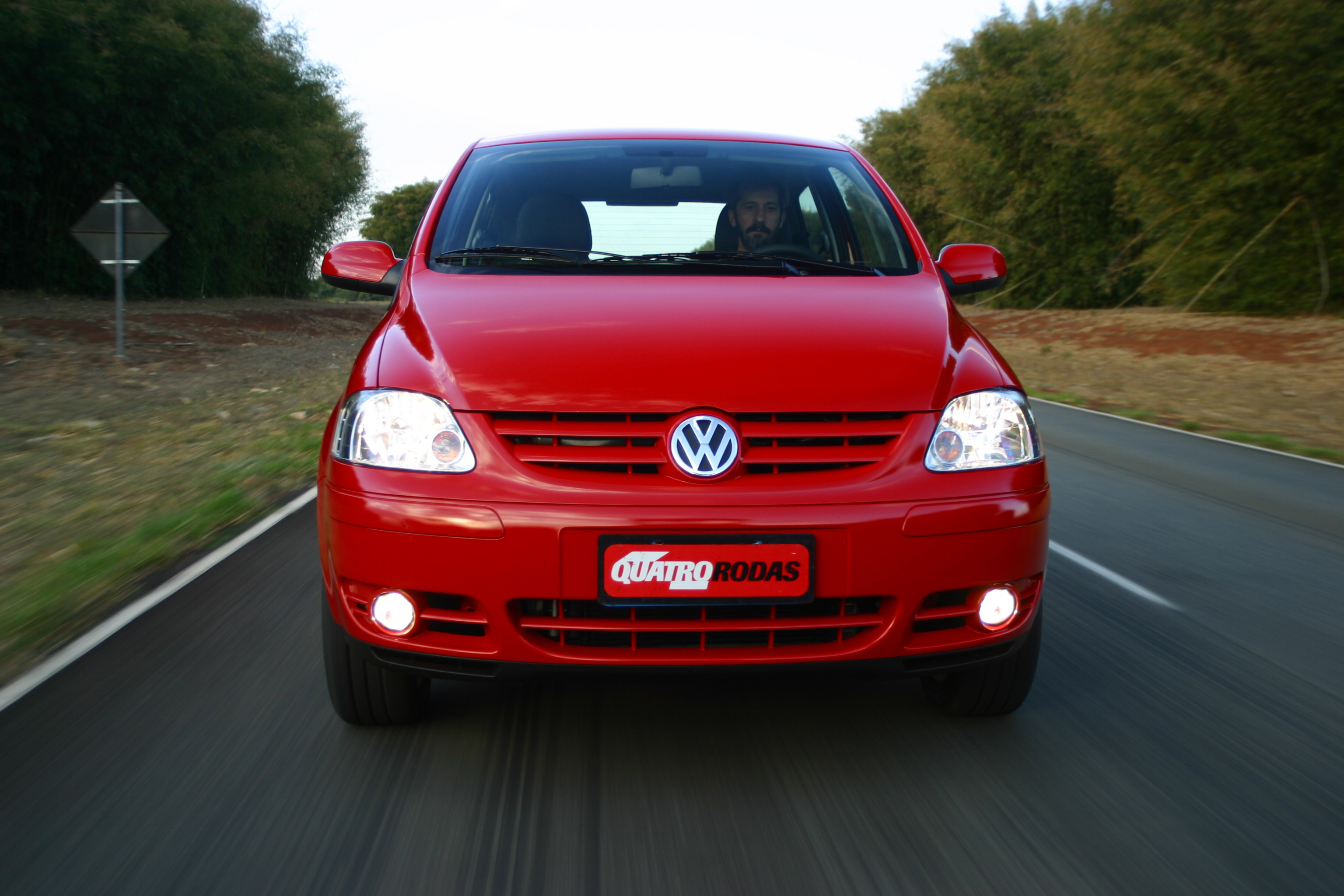 Fox 1.6 Sportline da Volkswagen, testado pela revista Quatro Rodas. Fox 1.6 Sportline da Volkswagen, testado pela revista Quatro Rodas.