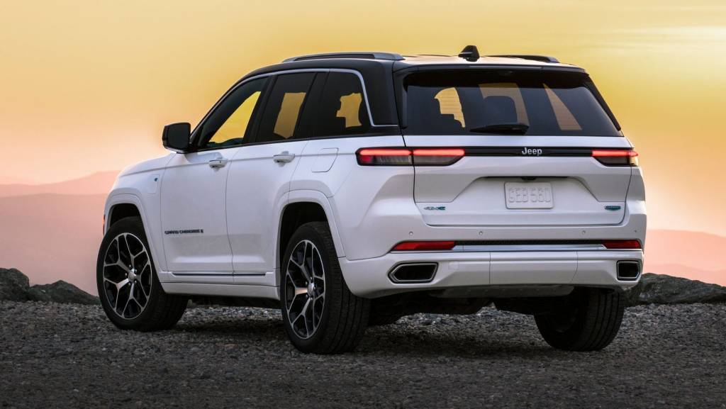 2022-Jeep-Grand-Cherokee