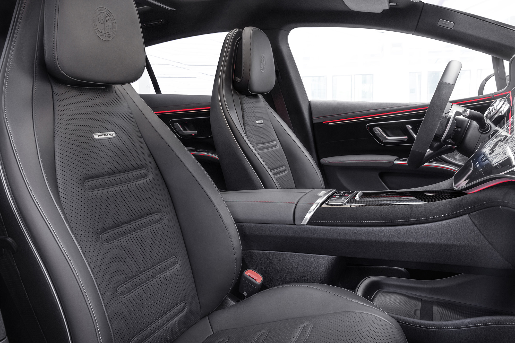 Mercedes-AMG EQS 53 4MATIC+, 2021Mercedes-AMG EQS 53 4MATIC+, 2021 Bancos do Mercedes-AMG EQS 53 4MATIC+ visto 3/4 de frente