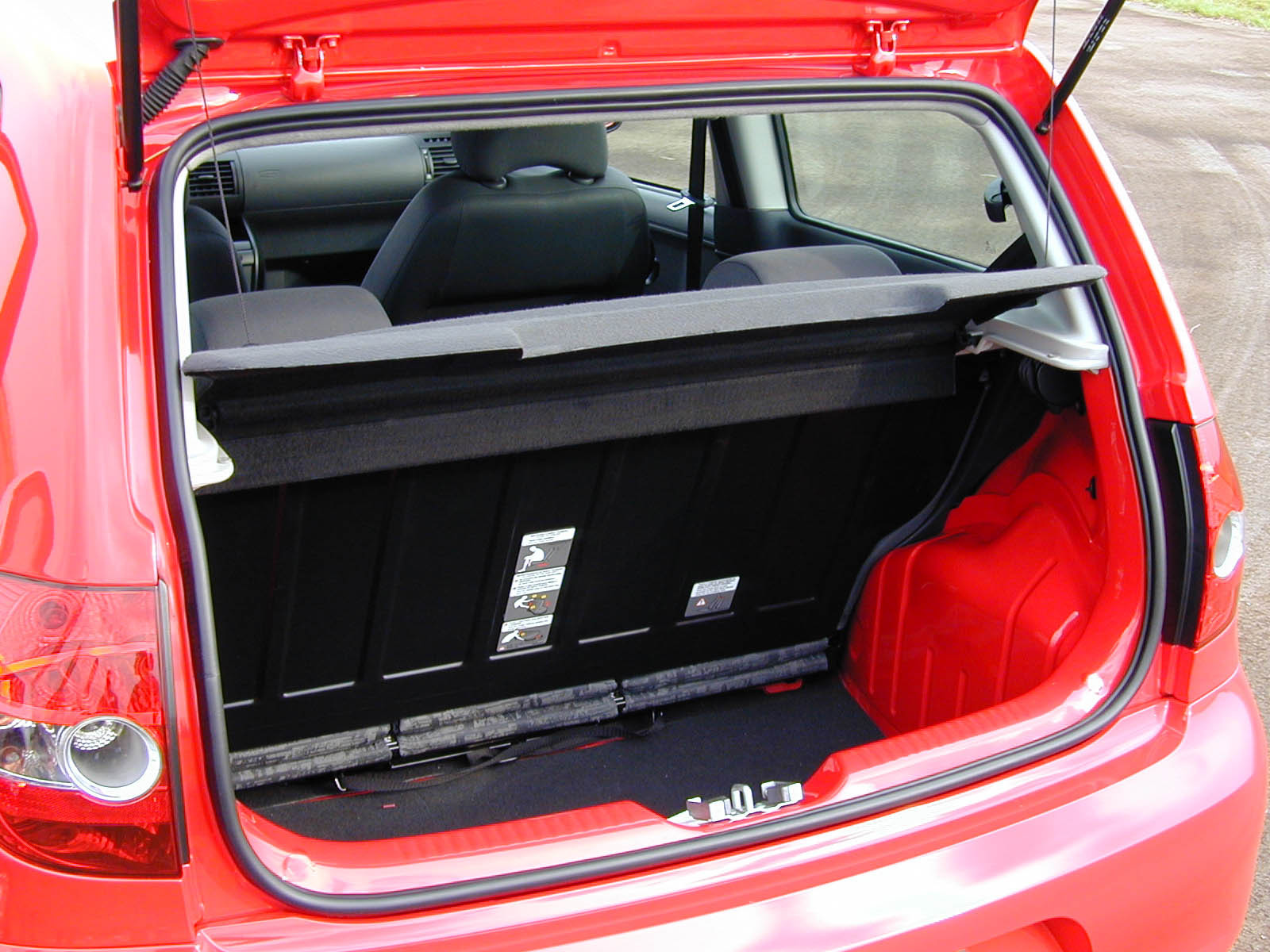 Porta-malas do Fox 1.6 Sportline, da Volkswagen. Porta-malas Fox 1.6