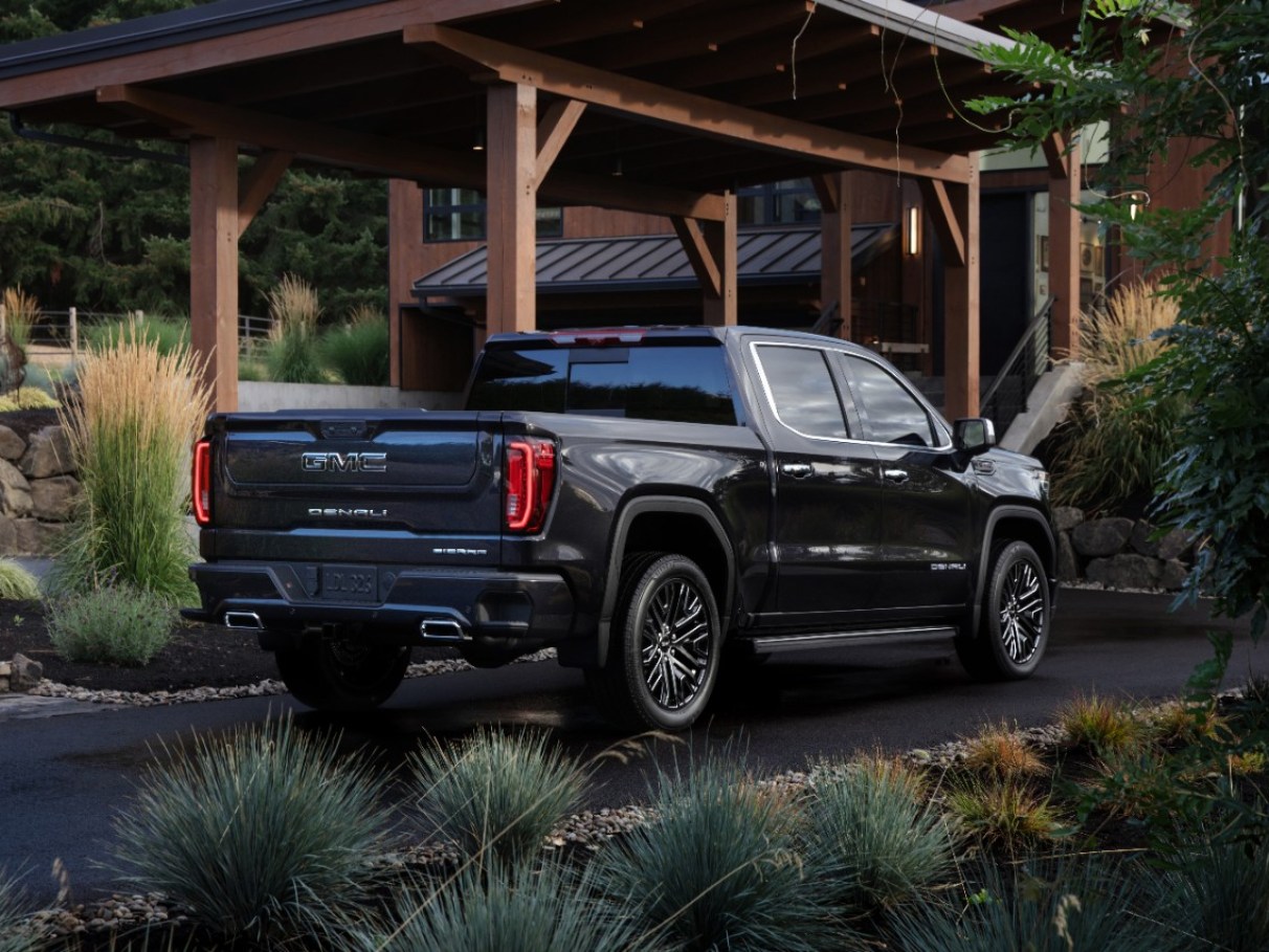 Nova GMC Sierra 1500 tem até condução autônoma para peitar Ram