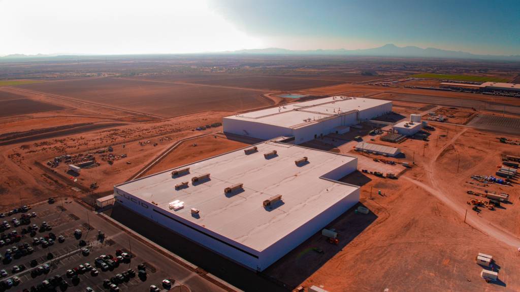 Com forte incentivo estatal, Lucid construiu duas fábricas no Arizona que, esperam, produzirá até 30.000 carros por ano