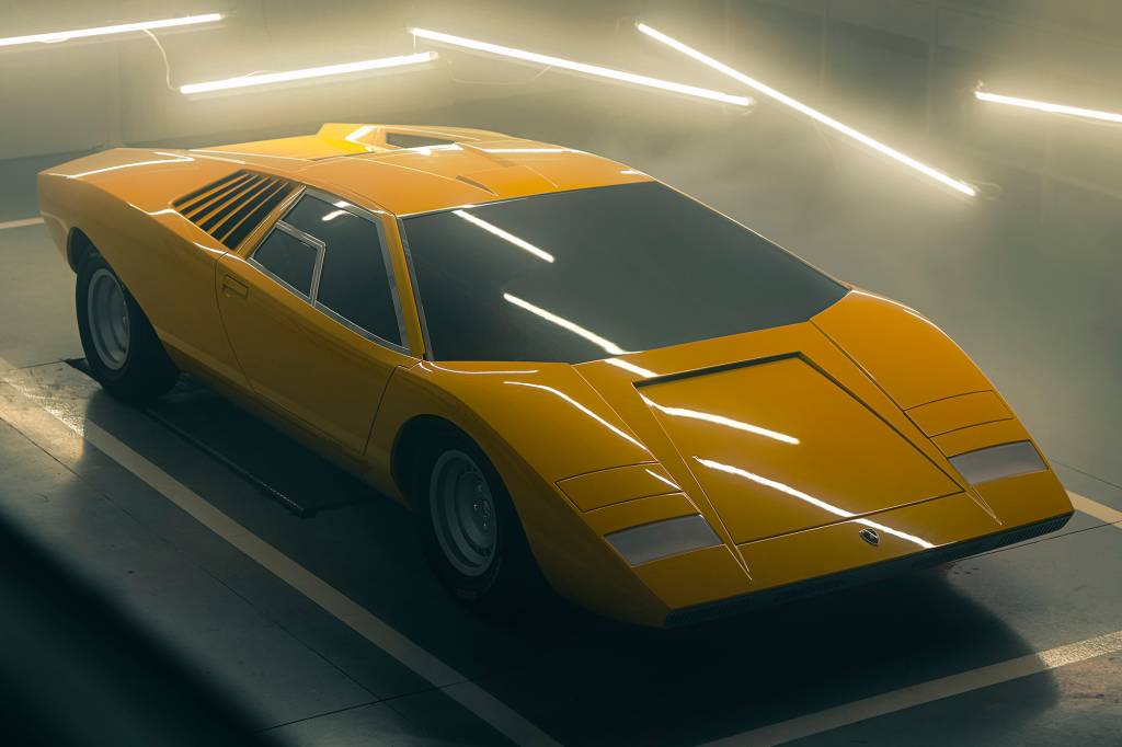 Lamborghini Countach LP 500 1971 amarelo visto 3/4 de frente