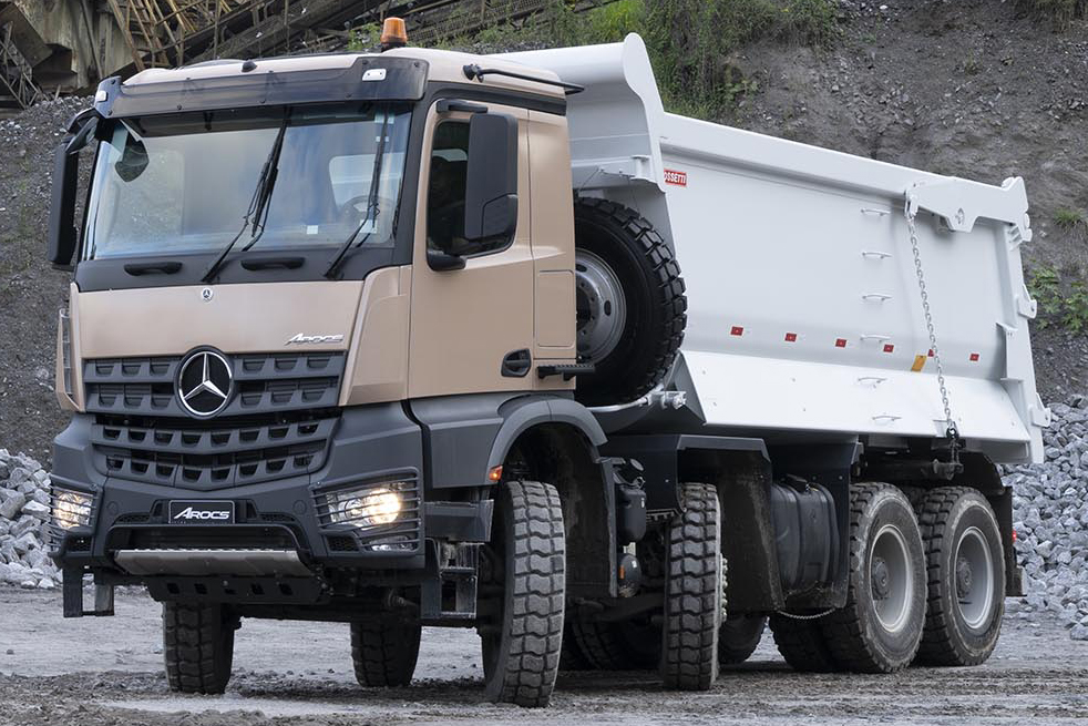 Mercedes Arocs é caminhão 8×4 com potência (e preço) de esportivos AMG