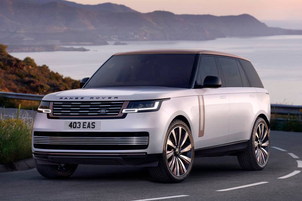 RANGE ROVER 2022 10 Range Rover 2022 SV Serenity branco visto 3/4 de frente