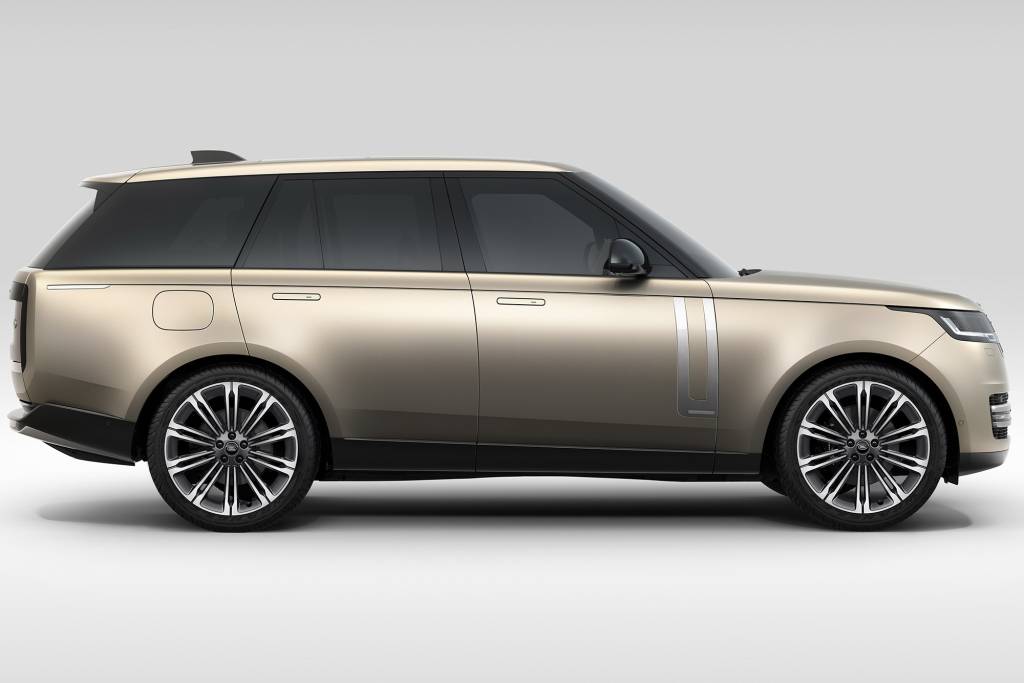 Range Rover 2022 creme visto de lado