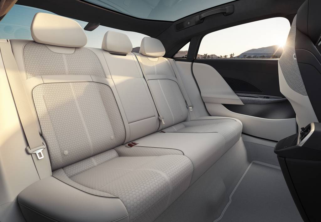 lucid-air-interior-02 Segunda fileira poderá se reclinar