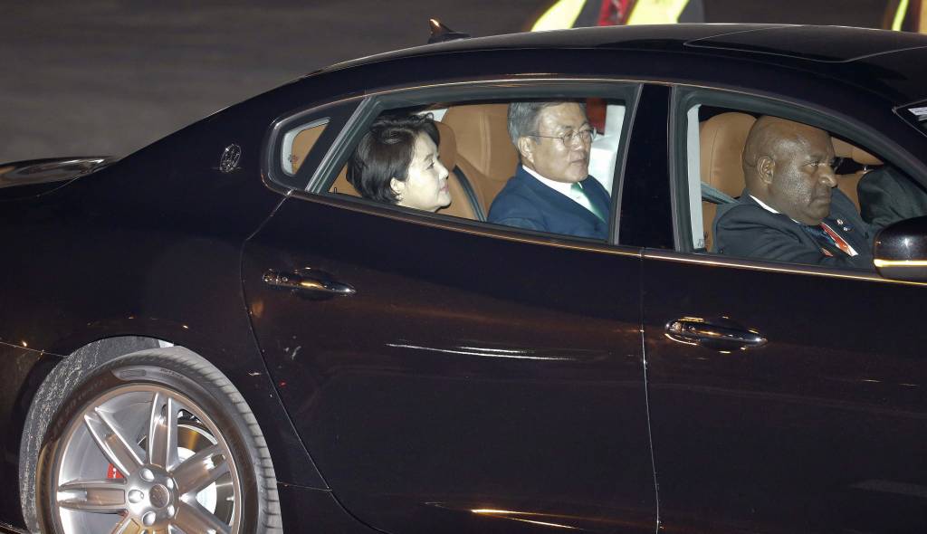 Presidente da Coreia do Sul, Moon Jae-in, em um dos Maserati