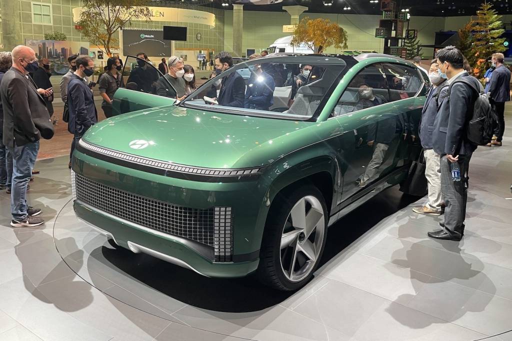 Marcas asiáticas e superesportivos são destaque do Salão de Los Angeles