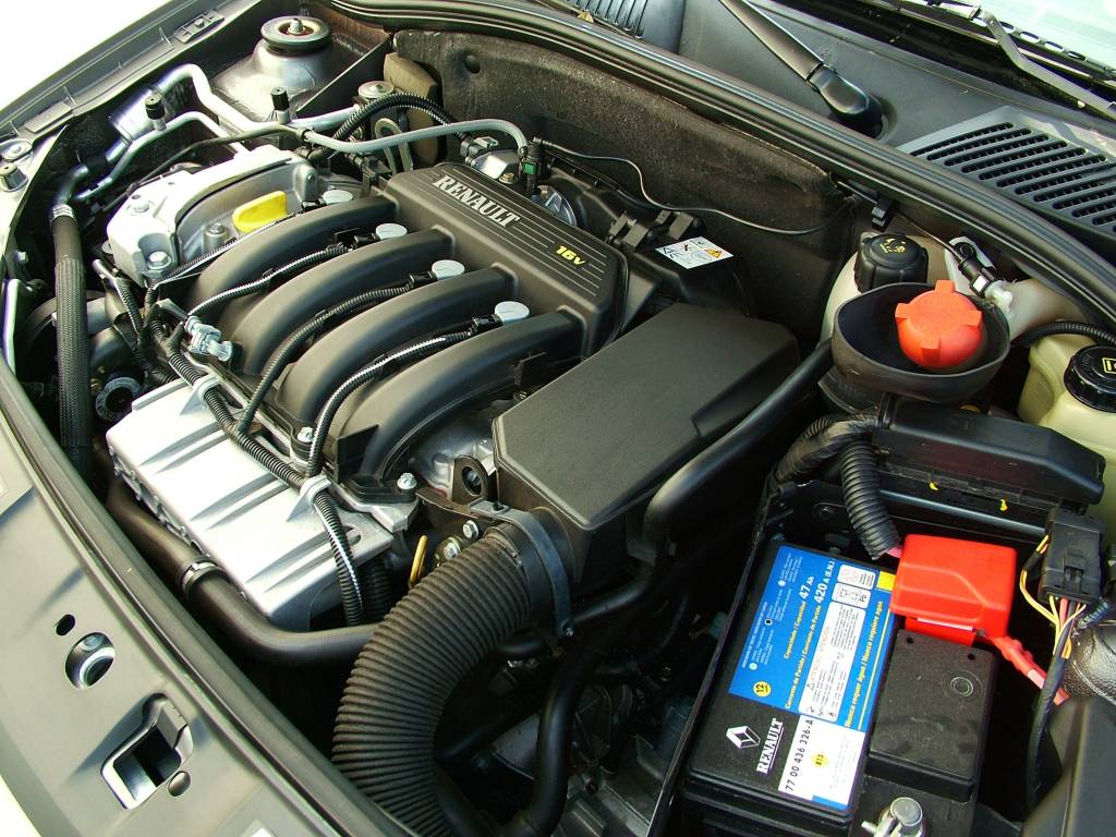 Motor do Renault Clio, testado pela revista Quatro Rodas.