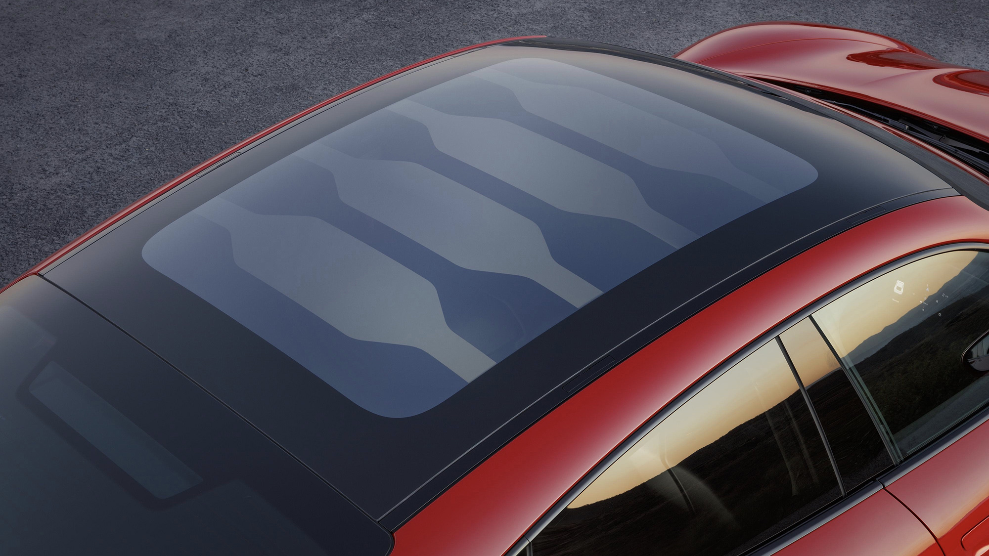 Teto do Porsche Taycan GTS 2022 vermelho