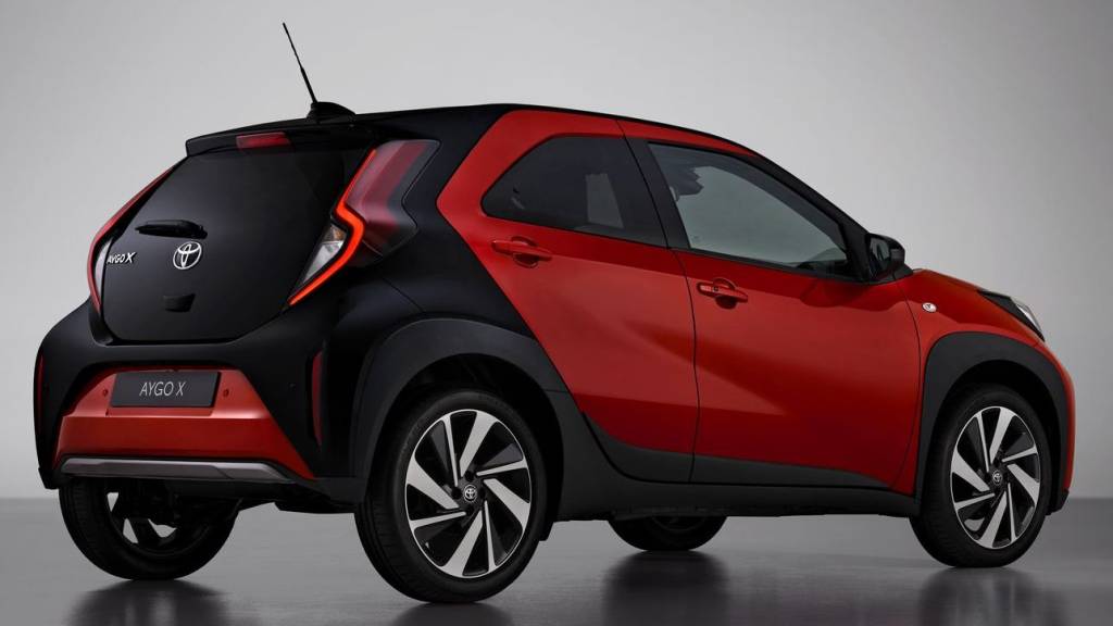 Toyota Aygo X 2 Partes em preto vêm sendo adotadas até em modelos de luxo da Toyota