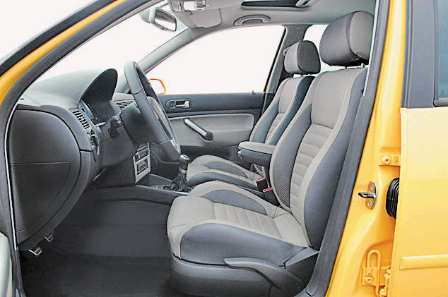 COMPARATIVO Bancos dianteiro do Golf GTI, da Volkswagen, modelo 2007, durante teste comparativo da revista Quatro Rodas.