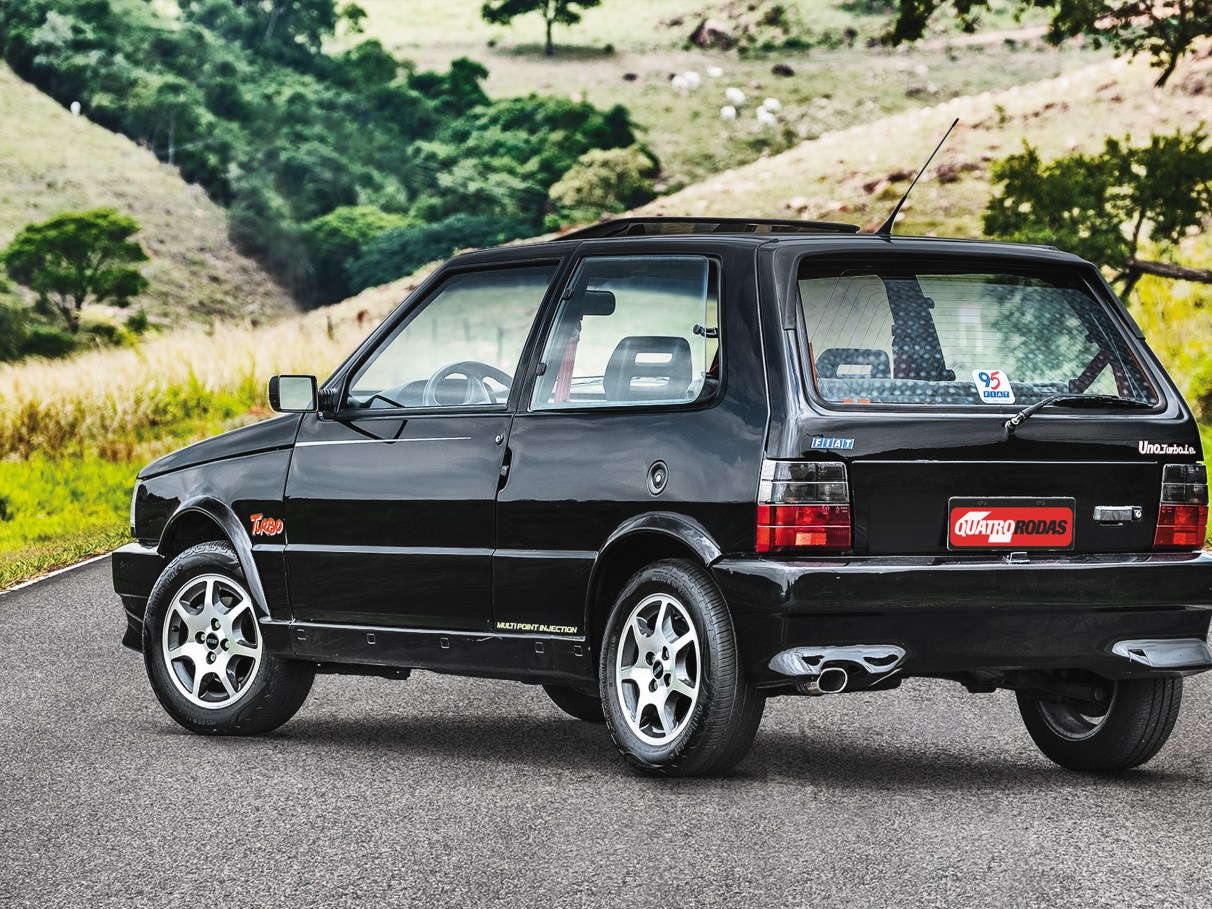 Clássico: Fiat Uno Turbo era foguete de bolso para quem podia pagar