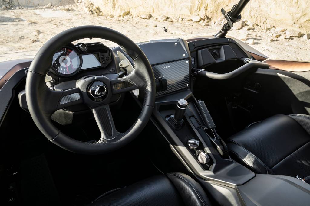 Interior do Lexus ROV bronze