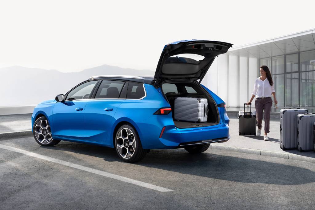 Opel-Astra-Sports-Tourer-10 Opel-Astra-Sports-Tourer
