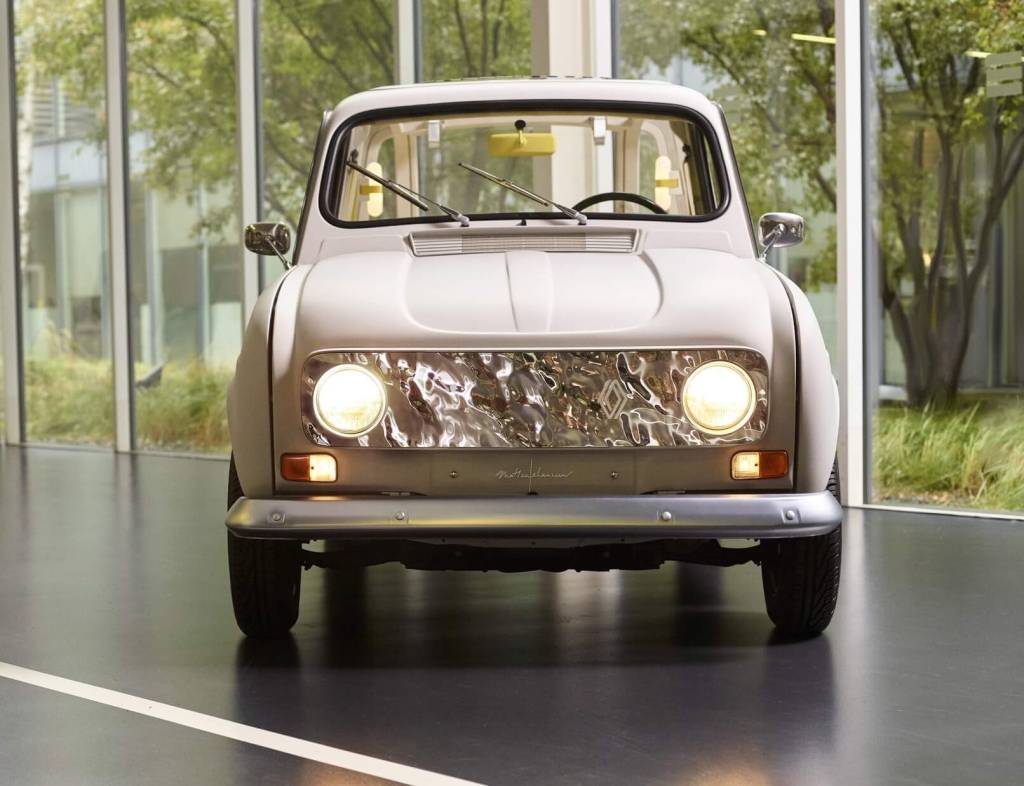 2021-Renault-Suite-Number-4-4 Renault Suite 4 frente