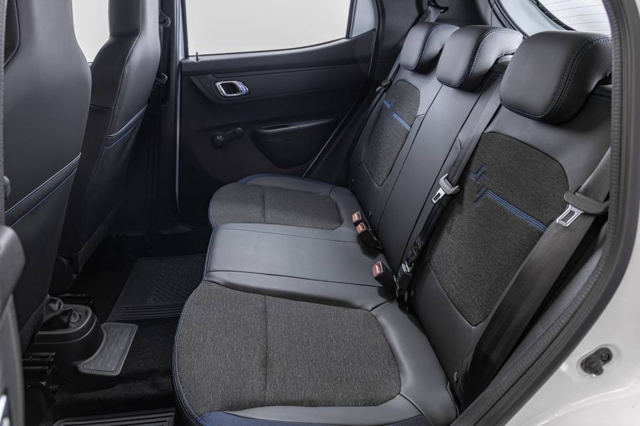 Kwid-Intense-30-2.jpg?quality=70&strip=i
