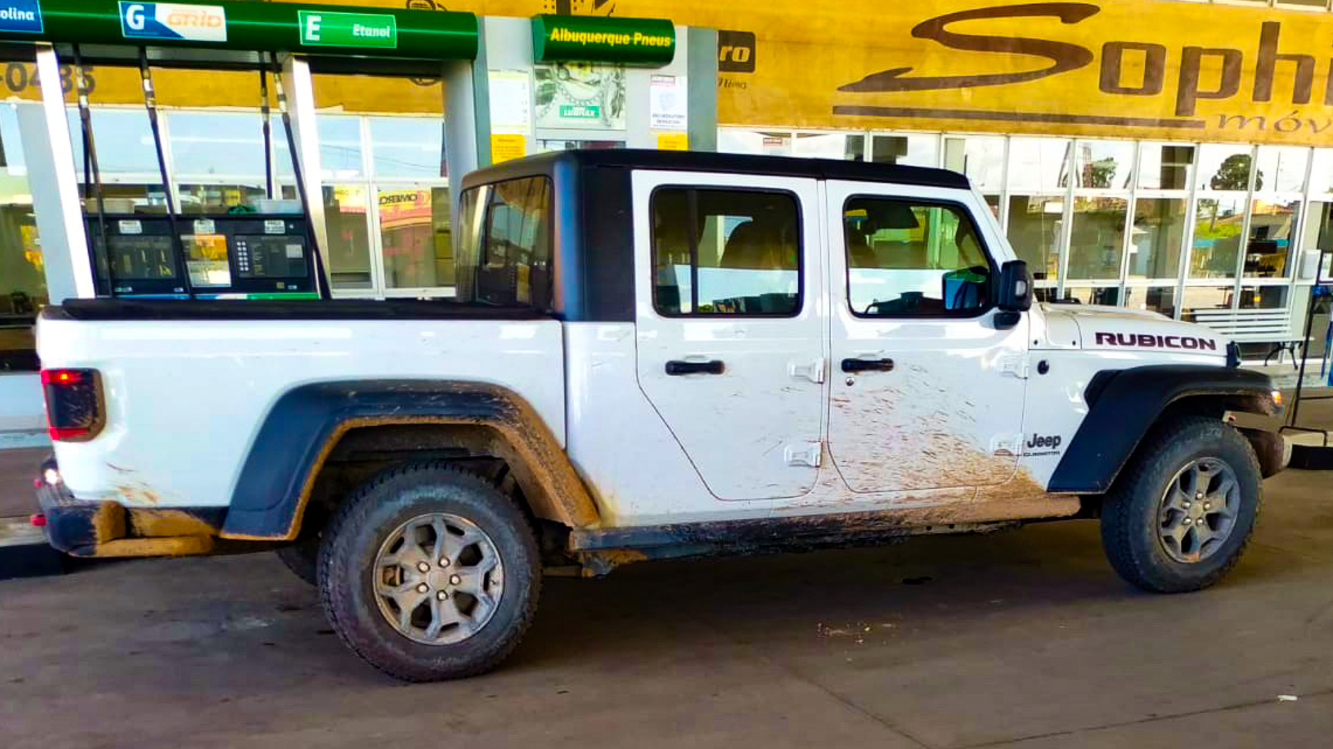 Jeep Gladiator Rubicon já adaptou seu V6 às novas regras ambientais brasileiras, dados obtidos por QUATRO RODAS mostraram