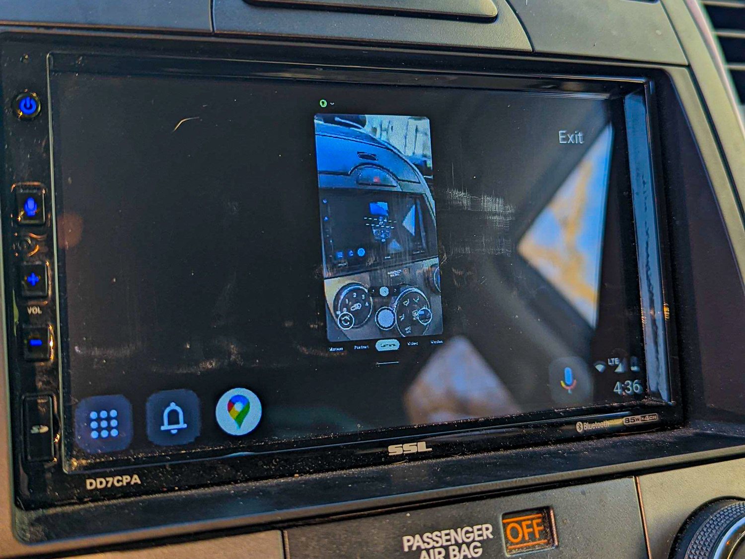Quem já desbloqueou as novas funções conseguiu até projetar a câmera do smartphone na tela do carro