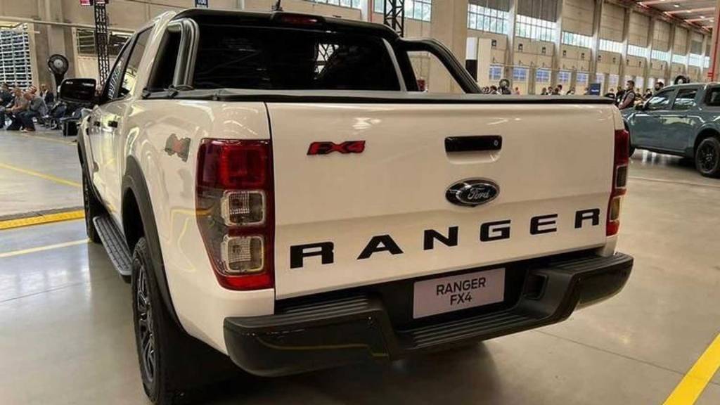 flagra-ford-ranger-fx4-2022