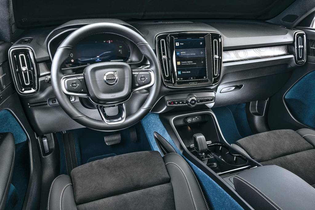 Volvo volta atrás e passa a incluir Apple CarPlay em modelos mais novos