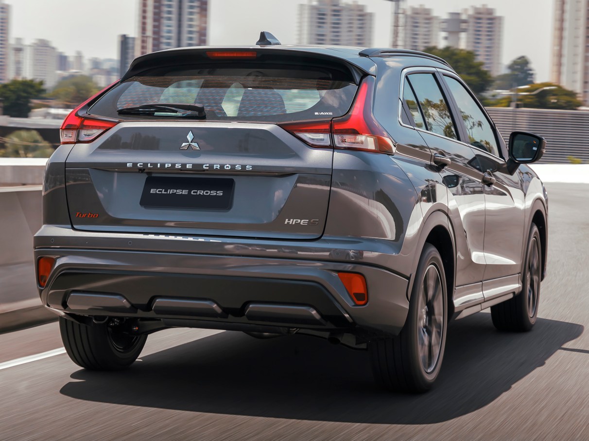 Mitsubishi Eclipse Cross HPE-S AWC 2023: como anda o SUV médio