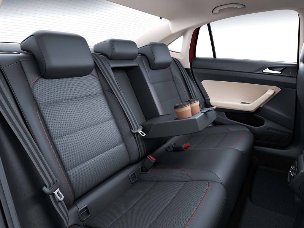 Novo Volkswagen Virtus indiano (12) Dos seis airbags, um par de cortinas de ar protegem os ocupante de trás