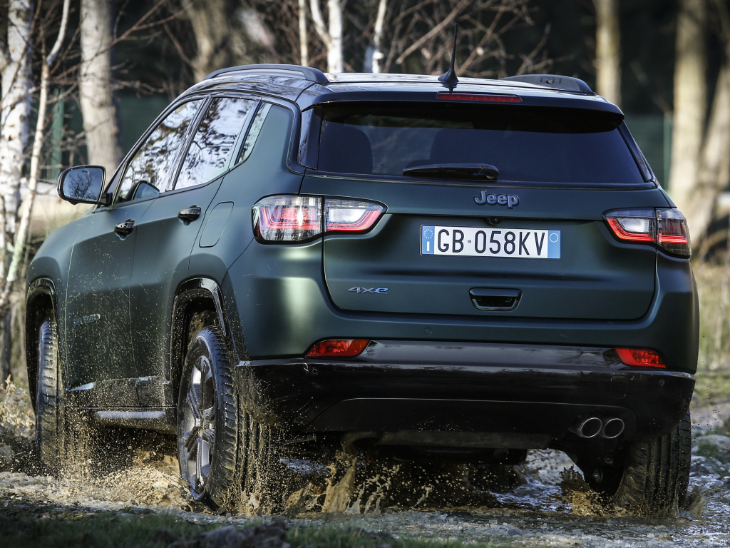 jeep_compass_80th_anniversary_4xe_6_022e01010ec50b12 4xe