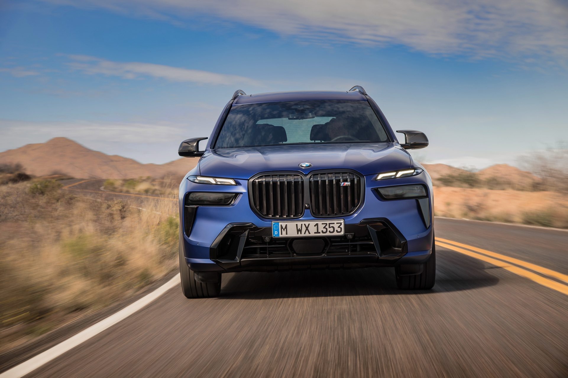 2023-BMW-X7-1 BMW X7 frontal
